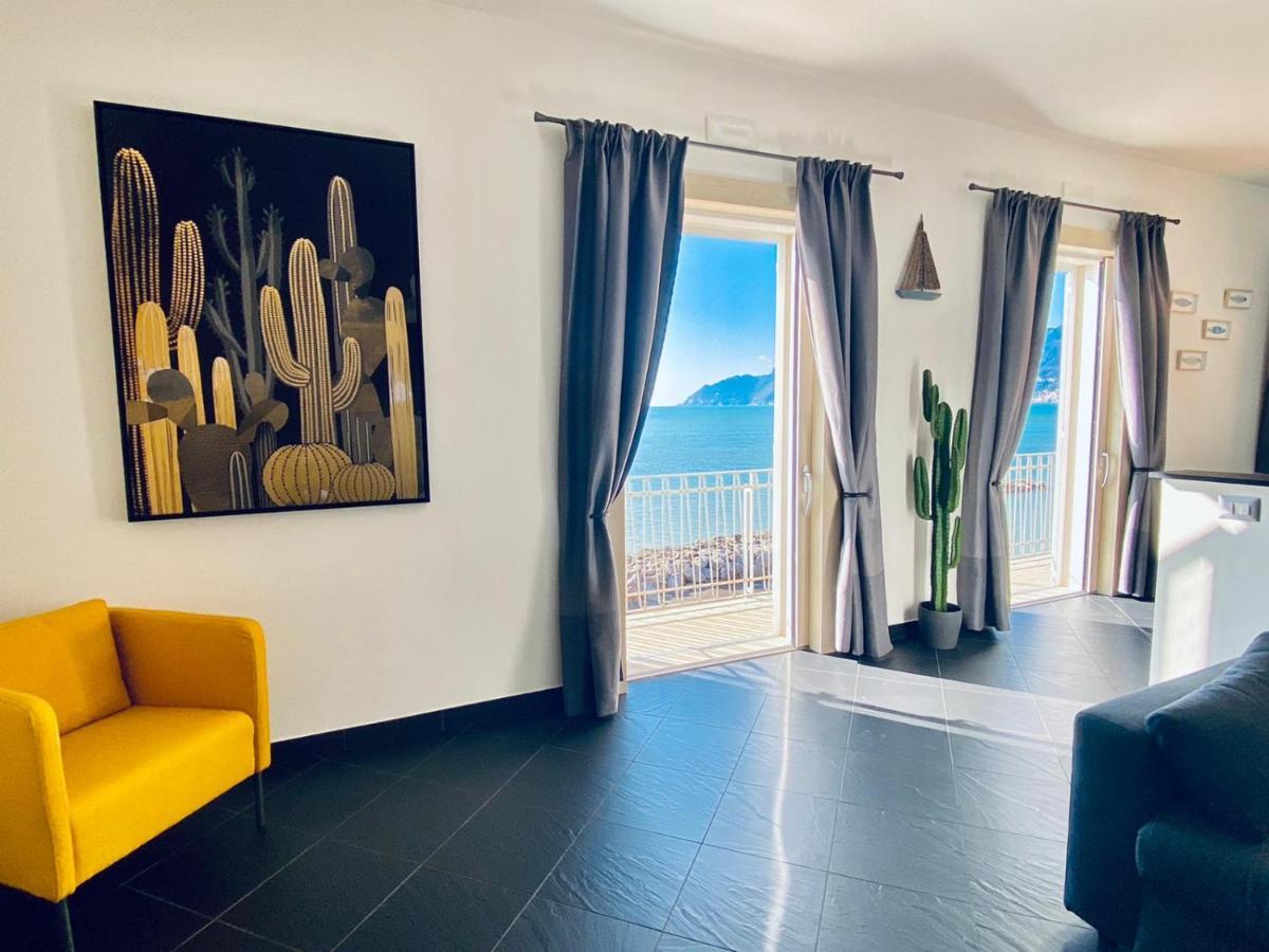 Sea View Apartment 5 Mt From The Beach Salerno Exterior foto